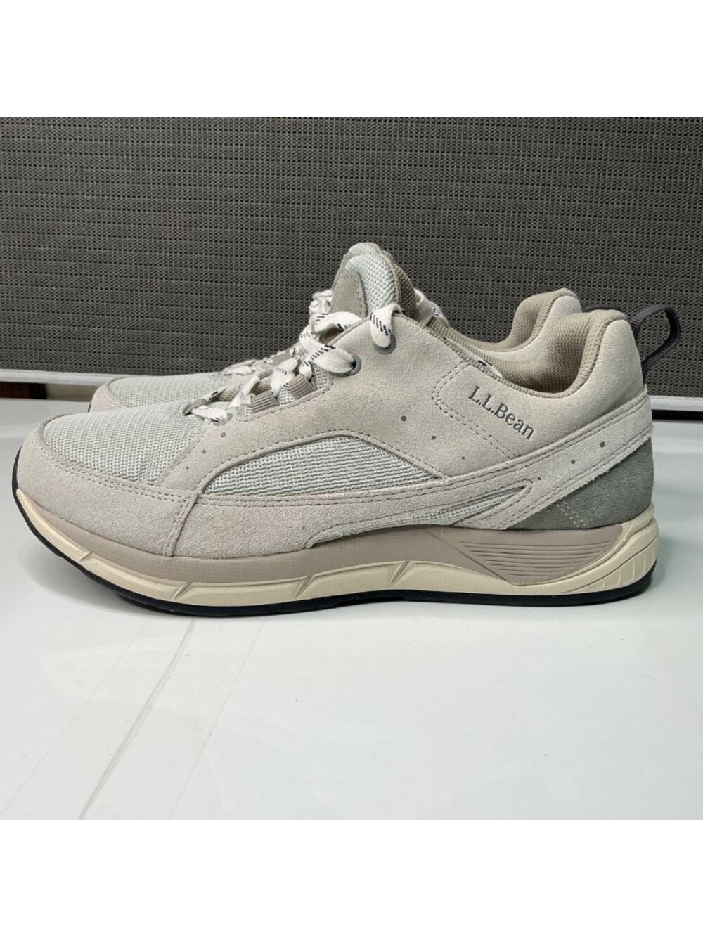 L.L. Bean Women's Beige Walking Shoes Size 11 Medium Mesh/Suede Upper